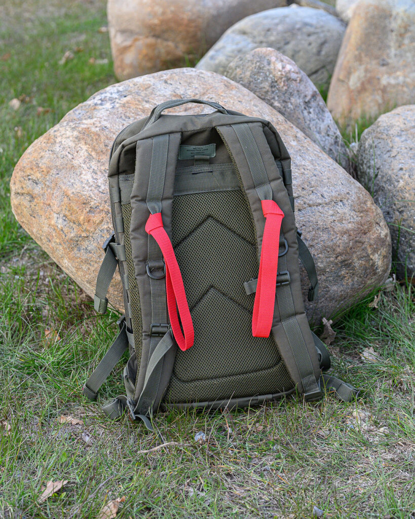 Red ruckstrap